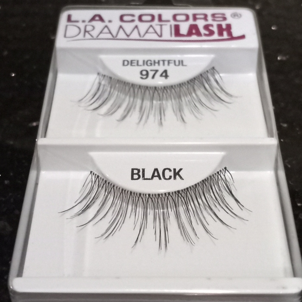LA Colors dramatic lash delightful 974 Black (890)